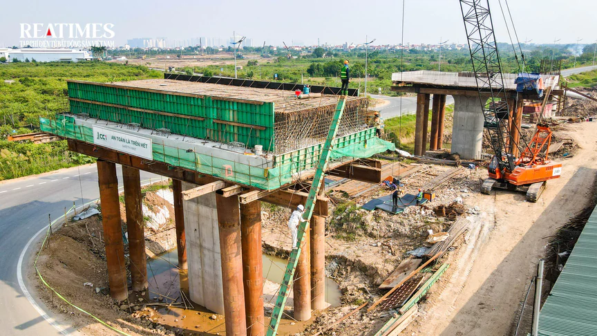 Cận cảnh đoạn Vành đai 4 phía Tây Hà Nội vừa thông xe 15km đường song hành - Ảnh 8.