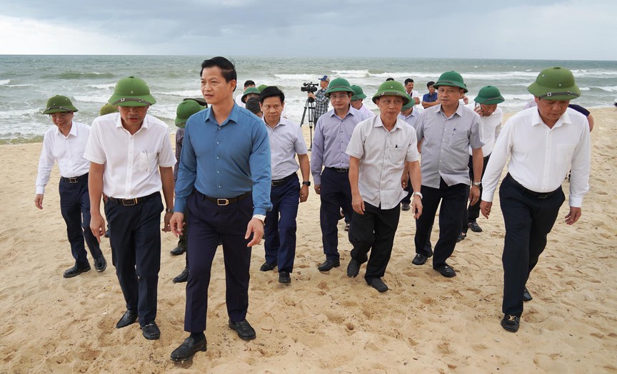 Quảng Trị: Chống xói lở bờ biển Nhật Lệ - Bảo Ninh - Ảnh 2.