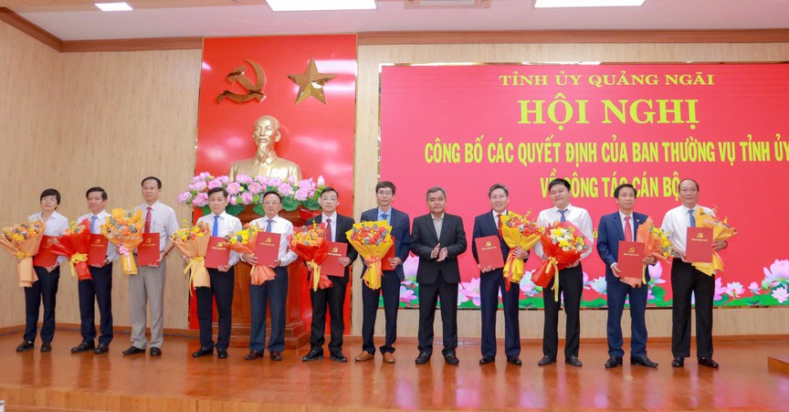 Quảng Ngãi: Công bố Quyết định của Ban Thường vụ Tỉnh ủy về công tác cán bộ - Ảnh 1.
