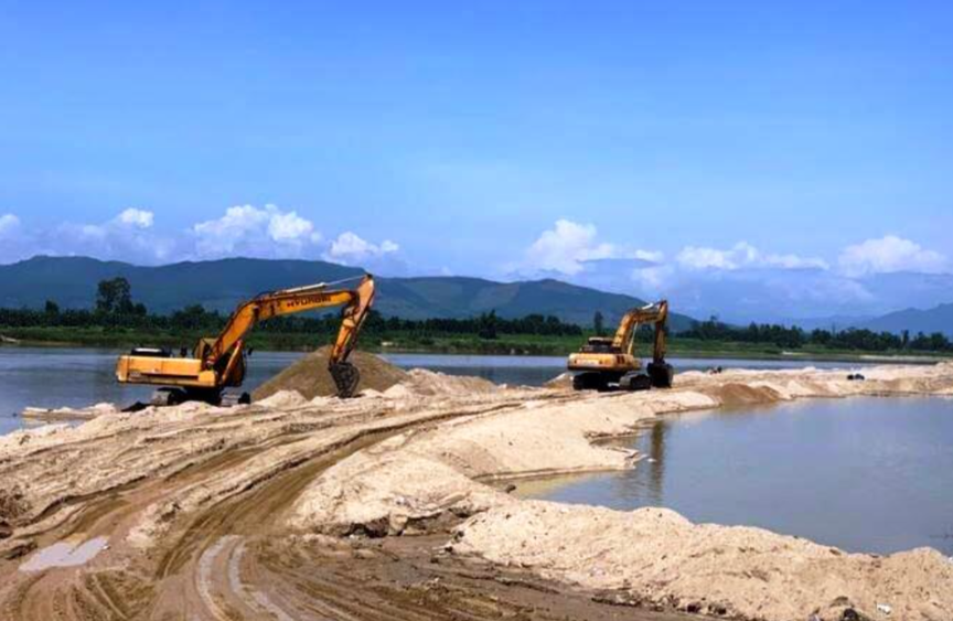 Quảng Ngãi siết quản lý mỏ vật liệu, xử lý tình trạng “găm hàng”, đẩy giá - Ảnh 2.