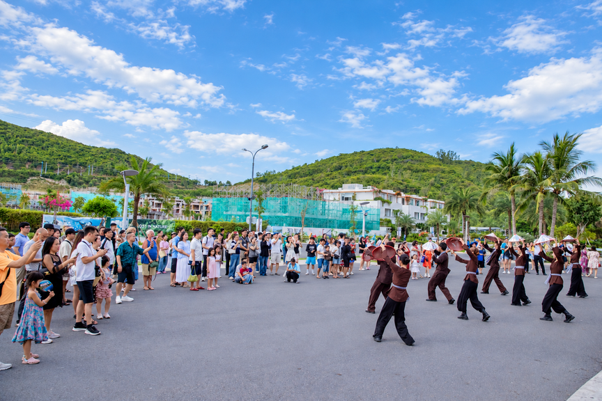 Vega City nhận Bằng khen của Chủ tịch UBND tỉnh Khánh Hòa, tiếp nối hành trình đồng hành cùng địa phương - Ảnh 3.