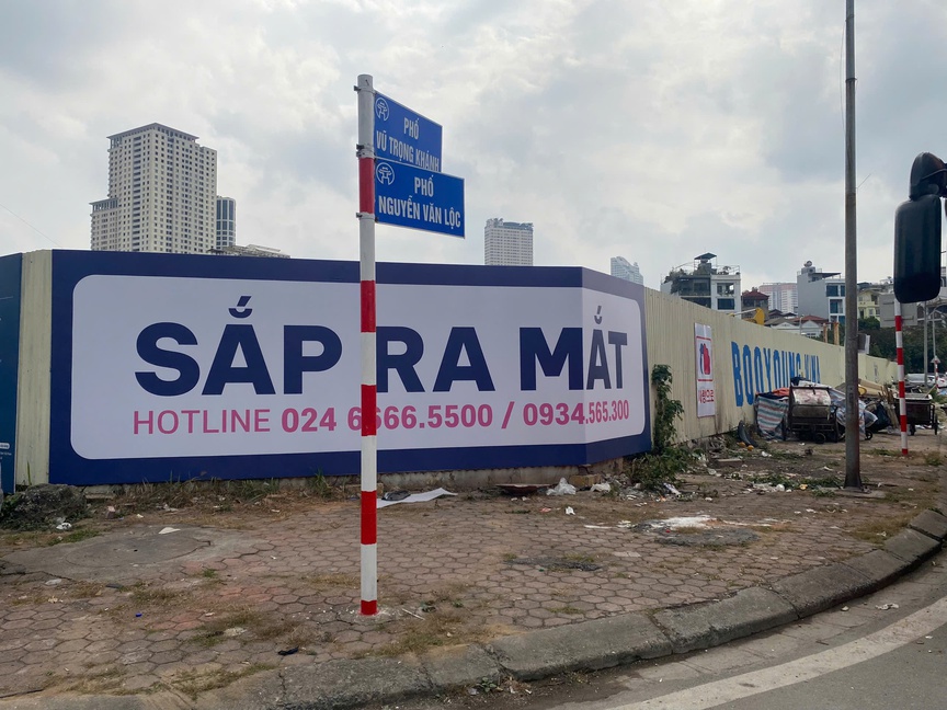 Khu đất xây chung cư CT5 đã xuất hiện máy móc sau một thời gian bị bỏ hoang Khu đất xây chung cư CT5 đã xuất hiện máy móc sau một thời gian bị bỏ hoang