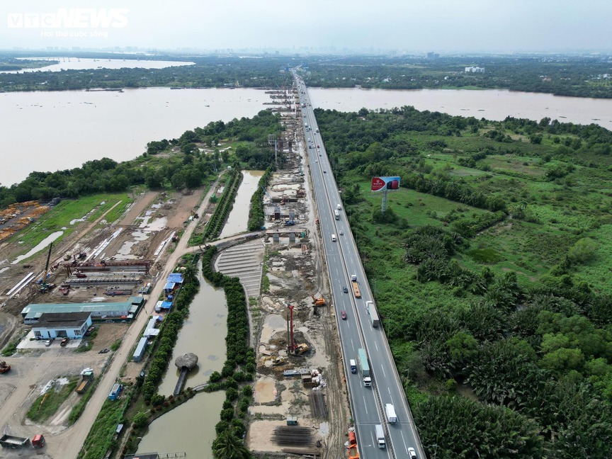 Kết nối siêu sân bay lớn nhất cả nước với TP giàu có nhất Việt Nam là yêu cầu cấp thiết- Ảnh 4.