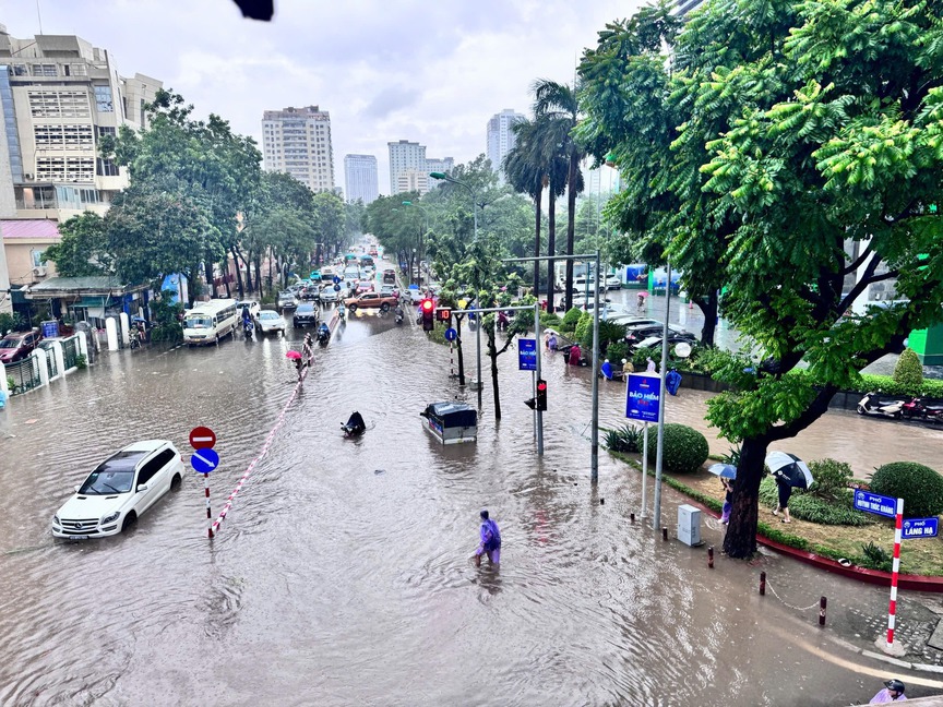 Thủ đô làm công trình chống ngập khẩn cấp, sẵn sàng ứng phó với mùa mưa bão 2026- Ảnh 2.