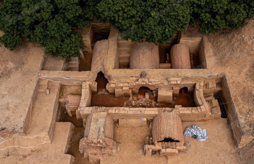 Phát hiện khu mộ gạch cổ 2.000 tuổi ở Quảng Ninh: Quy mô 150m2, cấu trúc như một tổ hợp kiến trúc ngầm- Ảnh 1.