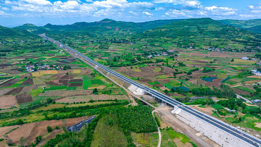 Đề xuất dừng thông xe tuyến cao tốc gần 11.000 tỷ có bóng dáng Đèo Cả vào dịp Tết- Ảnh 2. Đề xuất dừng thông xe tuyến cao tốc gần 11.000 tỷ có bóng dáng Đèo Cả vào dịp Tết- Ảnh 2.