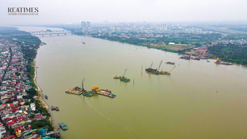 Hối hả thi công xuyên Tết tại dự án cầu Trần Hưng Đạo- Ảnh 1. Hối hả thi công xuyên Tết tại dự án cầu Trần Hưng Đạo- Ảnh 1.