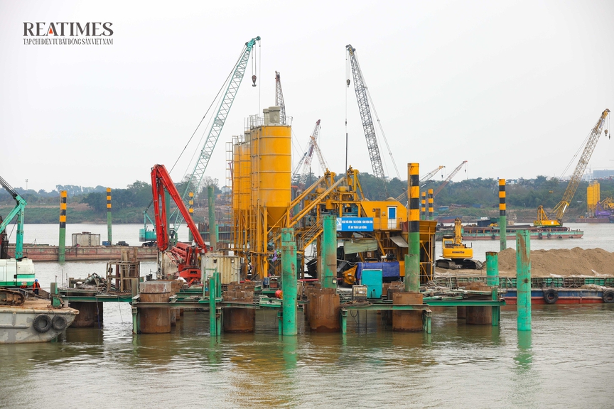 Hối hả thi công xuyên Tết tại dự án cầu Trần Hưng Đạo- Ảnh 11. Hối hả thi công xuyên Tết tại dự án cầu Trần Hưng Đạo- Ảnh 11.