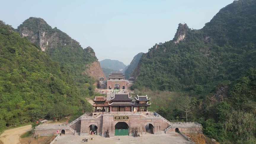 Chính thức mở cửa di tích hơn 1.000 năm - nơi vua xưng đế Nhà nước phong kiến đầu tiên của Việt Nam - Ảnh 3. Chính thức mở cửa di tích hơn 1.000 năm - nơi vua xưng đế Nhà nước phong kiến đầu tiên của Việt Nam - Ảnh 3.