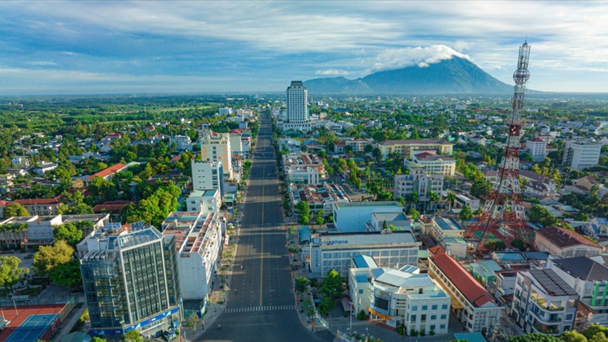 Tỉnh Tây Ninh sẽ phát triển 3 vùng kinh tế - xã hội, 3 trung tâm, 6 hành lang kinh tế, 3 trục động lực và 1 vành đai biên giới, tạo khung phát triển tổng thể cho giai đoạn mới. Ảnh minh họa