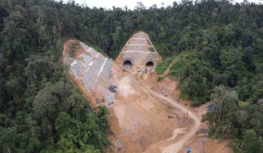 Cao tốc 22.000 tỷ kết nối 'rừng - biển' đầu tiên của Việt Nam: Thi công xuyên Tết, 8 tháng nữa hoàn thành- Ảnh 1. Cao tốc 22.000 tỷ kết nối 'rừng - biển' đầu tiên của Việt Nam: Thi công xuyên Tết, 8 tháng nữa hoàn thành- Ảnh 1.