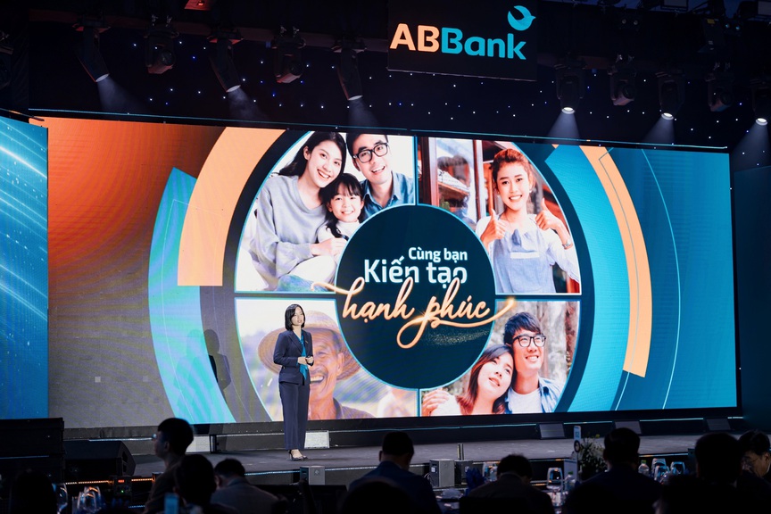 ABBank ra mắt nhận diện thương hiệu mới: Tiếp nối triết lý phụng sự khách hàng và cộng đồng- Ảnh 1. ABBank ra mắt nhận diện thương hiệu mới: Tiếp nối triết lý phụng sự khách hàng và cộng đồng- Ảnh 1.