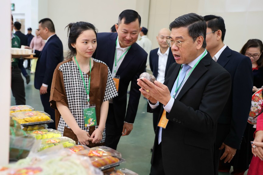 TP.HCM mang “Xuân sắc Phương Nam” ra Thủ đô, lan tỏa hình ảnh đô thị năng động, sáng tạo- Ảnh 2.