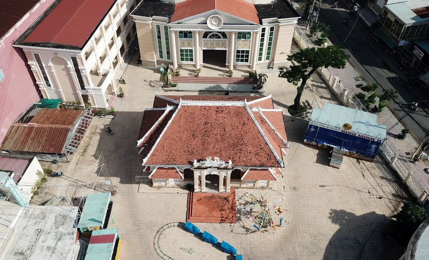 Dinh thự 8 mái đặc biệt của công tử ăn chơi khét tiếng miền Tây: Kiến trúc mang đậm dấu ấn châu Âu- Ảnh 1. Dinh thự 8 mái đặc biệt của công tử ăn chơi khét tiếng miền Tây: Kiến trúc mang đậm dấu ấn châu Âu- Ảnh 1.