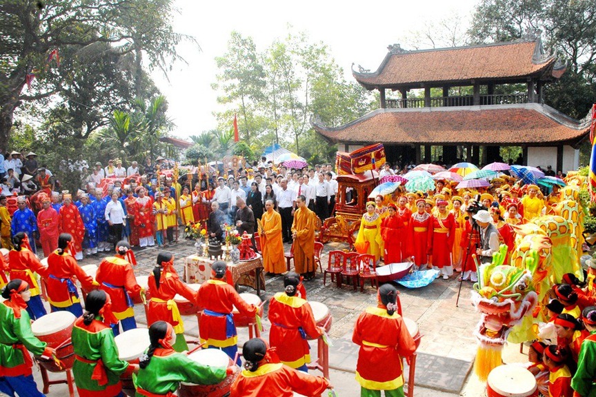 Ngôi chùa gần 1.000 năm tuổi trên đỉnh núi 'rồng' cao chưa đầy 100m nườm nượp khách đầu năm- Ảnh 2.