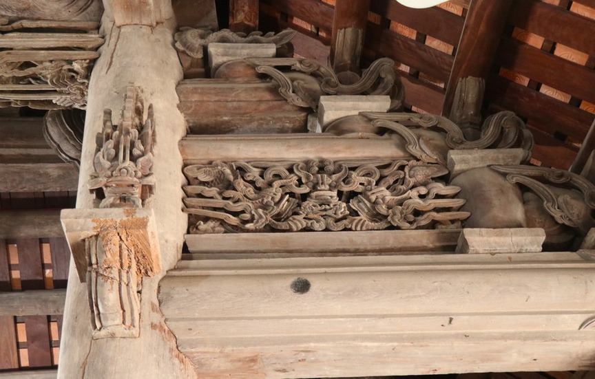 Ngôi đình làng 300 năm tuổi kiến trúc nhà sàn 'độc nhất vô nhị' giữa đồng bằng miền Bắc- Ảnh 4. Ngôi đình làng 300 năm tuổi kiến trúc nhà sàn 'độc nhất vô nhị' giữa đồng bằng miền Bắc- Ảnh 4.