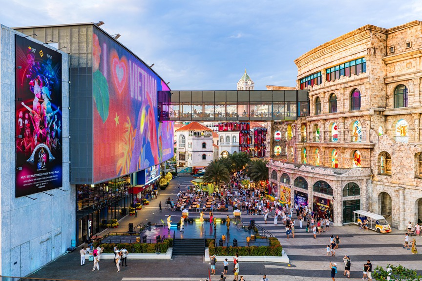 Khách đến Phú Quốc tăng 30% dịp Tết, mở đầu năm du lịch “phi mã”- Ảnh 1.