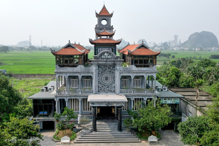 Dinh thự 'không hồ vữa' 3 tầng lớn nhất Việt Nam: Làm từ 1.000m3 đá, cao 27m, thi công trong hơn một thập kỷ- Ảnh 2.