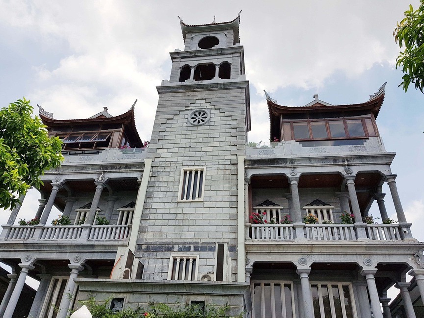 Dinh thự 'không hồ vữa' 3 tầng lớn nhất Việt Nam: Làm từ 1.000m3 đá, cao 27m, thi công trong hơn một thập kỷ- Ảnh 4.