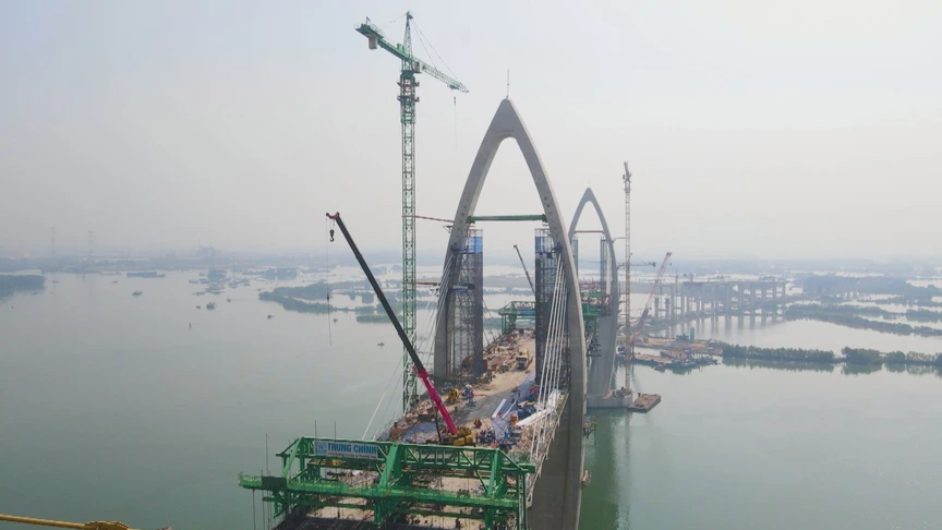 Cầu có nhịp chính dài nhất Đông Nam Á dần thành hình, nỗ lực tiến sát ngày hợp long- Ảnh 2.