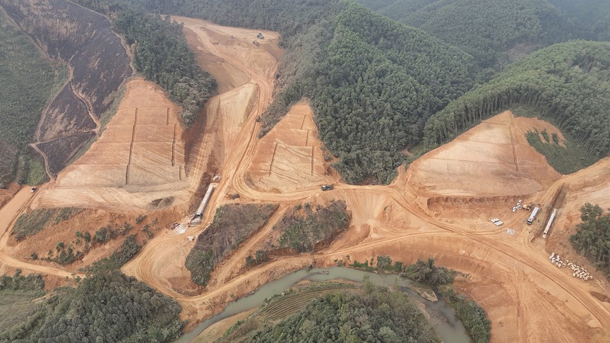 Chỉ còn 5 tháng để về đích, tuyến cao tốc gần 6.000 tỷ do liên danh Đèo Cả thực hiện vẫn gặp khó- Ảnh 1.