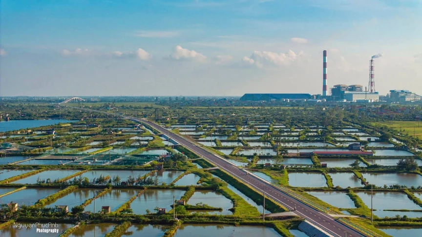 Mãn nhãn khi tuyến đường ven biển gần 5.000 tỷ thành hình: Trục chiến lược đi qua 5 tỉnh thành của Việt Nam- Ảnh 4.