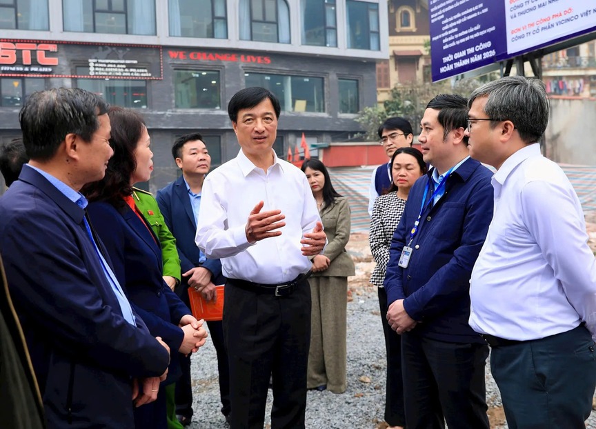 Bí thư Thành ùy Hà Nội Nguyễn Duy Ngọc tại buổi kiểm tra. Nguồn ảnh: Báo Xây dựng