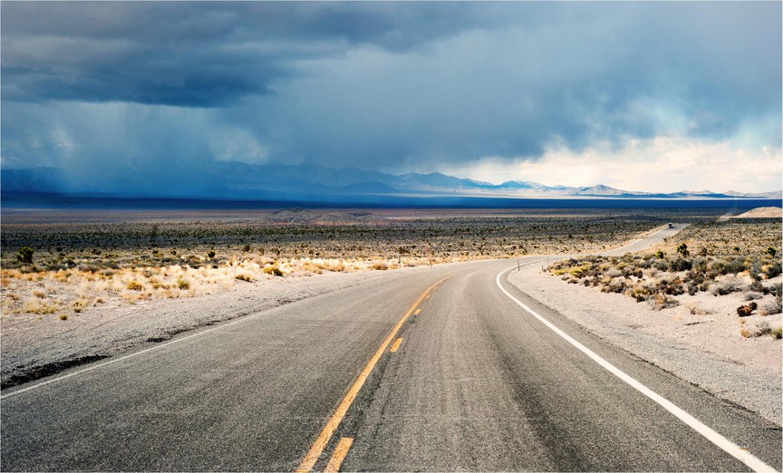 Viễn du nước Mỹ qua ống kính Alex Frayne: Từ bãi biển Venice náo nhiệt đến những trạm xăng hoang vắng- Ảnh 2.