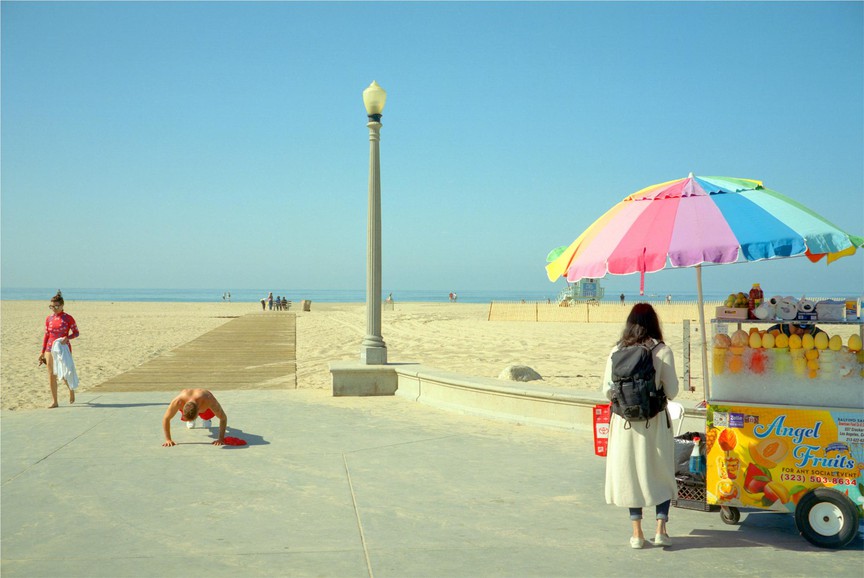 Viễn du nước Mỹ qua ống kính Alex Frayne: Từ bãi biển Venice náo nhiệt đến những trạm xăng hoang vắng- Ảnh 6.