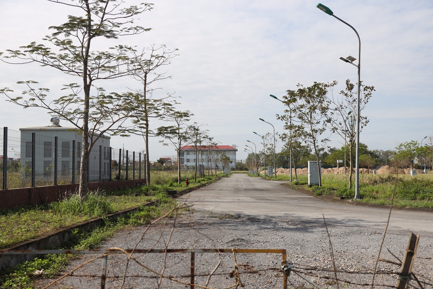 Cận cảnh khu công nghiệp Hanssip dở dang sau hơn một thập kỷ thành lập tại Nam Hà Nội- Ảnh 4. Cận cảnh khu công nghiệp Hanssip dở dang sau hơn một thập kỷ thành lập tại Nam Hà Nội- Ảnh 4.