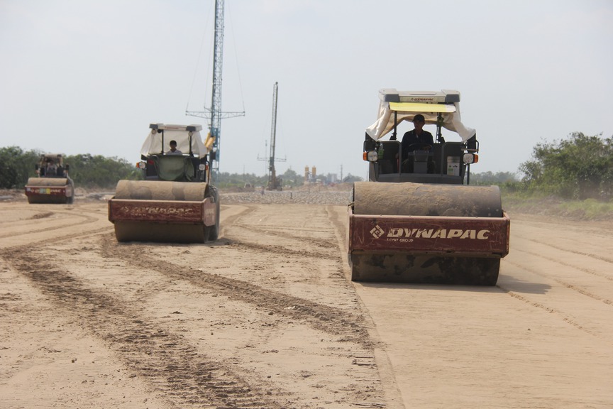 Nhanh chóng tháo gỡ 'nút thắt' trên trục xương sống hơn 6.000 tỷ nối thông các tỉnh miền Đông và miền Tây của Việt Nam- Ảnh 2.