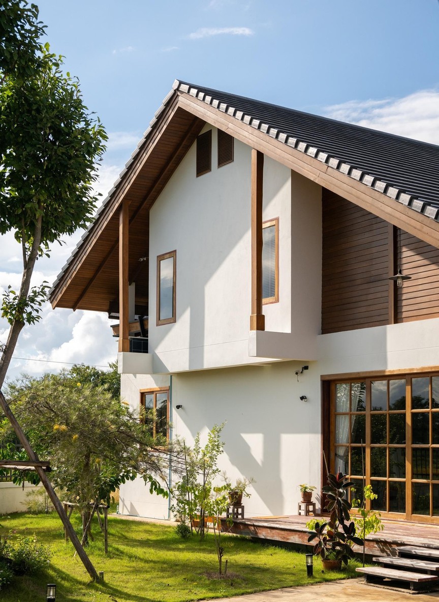 Cảm nhận không gian sống chậm giữa khu vườn xanh trong ngôi nhà mái dốc yên bình- Ảnh 2.