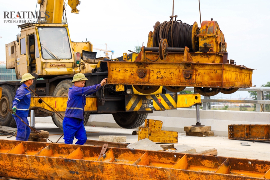 Cận cảnh cầu vượt cao tốc thuộc dự án gần 1.500 tỷ đồng kết nối các khu công nghiệp tỉnh Bắc Ninh- Ảnh 10.