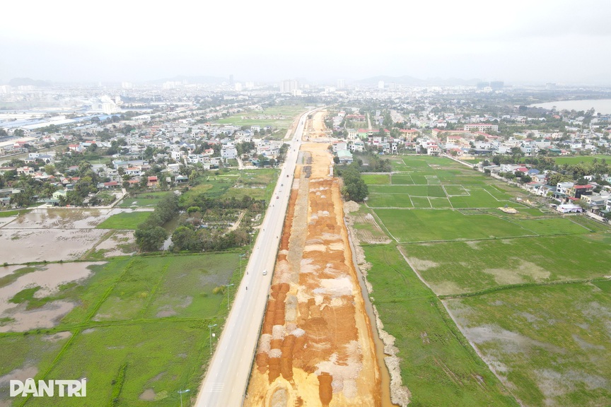Cấp tốc mở rộng trục đường hơn 2.000 tỷ tại Thanh Hóa để đưa vào khai thác năm 2027- Ảnh 2.