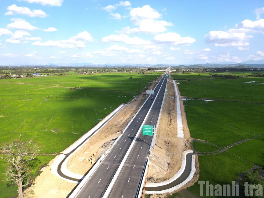 Chỉ 6 tháng nữa, chính thức thông xe tuyến cao tốc ‘rừng - biển’ đầu tiên của Việt Nam- Ảnh 3.