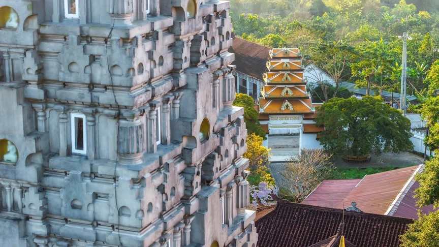 Ngôi chùa sở hữu kiến trúc độc đáo bậc nhất xứ Huế: Giao thoa Nhật - Ấn, địa thế 'sơn thủy hữu tình'- Ảnh 5. Ngôi chùa sở hữu kiến trúc độc đáo bậc nhất xứ Huế: Giao thoa Nhật - Ấn, địa thế 'sơn thủy hữu tình'- Ảnh 5.