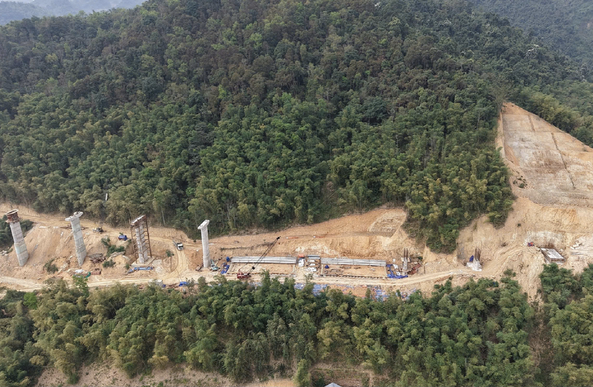 Sơn Hải, Đèo Cả bị nhắc tên trong dự án cao tốc 10.000 tỷ sở hữu cây cầu dây văng dài nhất cả nước- Ảnh 1. Sơn Hải, Đèo Cả bị nhắc tên trong dự án cao tốc 10.000 tỷ sở hữu cây cầu dây văng dài nhất cả nước- Ảnh 1.