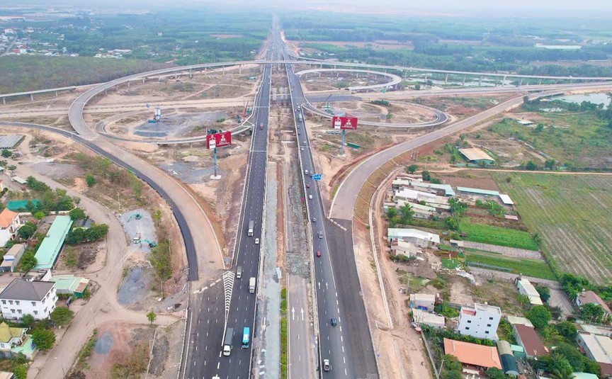 Trong năm nay, loạt cao tốc kết nối với siêu sân bay buộc phải thông xe- Ảnh 1. Trong năm nay, loạt cao tốc kết nối với siêu sân bay buộc phải thông xe- Ảnh 1.