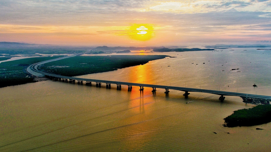 Sân bay, cảng tàu, cao tốc: Sun Group đang tạo nên những “kỳ tích” nào cho hạ tầng giao thông Việt Nam?- Ảnh 4. Sân bay, cảng tàu, cao tốc: Sun Group đang tạo nên những “kỳ tích” nào cho hạ tầng giao thông Việt Nam?- Ảnh 4.