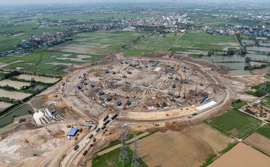 Siêu sân vận động lớn nhất thế giới tại Việt Nam khiến thế giới xôn xao: Công trường tấp nập, hoàn thiện sau 2 năm nữa- Ảnh 2.