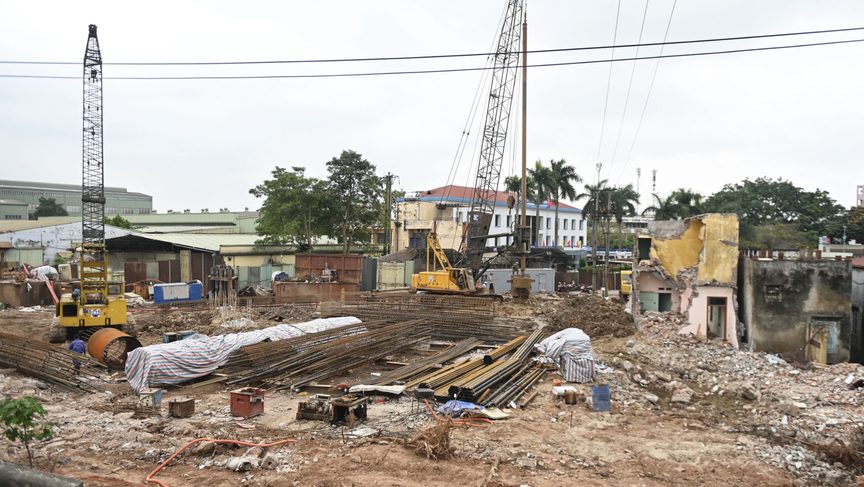 Cây cầu 1.800 tỷ thay thế cây cầu hơn 100 năm tuổi sẽ bị phá dỡ ở Hà Nội: Chưa thành hình sau gần 3 năm khởi công- Ảnh 3. Cây cầu 1.800 tỷ thay thế cây cầu hơn 100 năm tuổi sẽ bị phá dỡ ở Hà Nội: Chưa thành hình sau gần 3 năm khởi công- Ảnh 3.