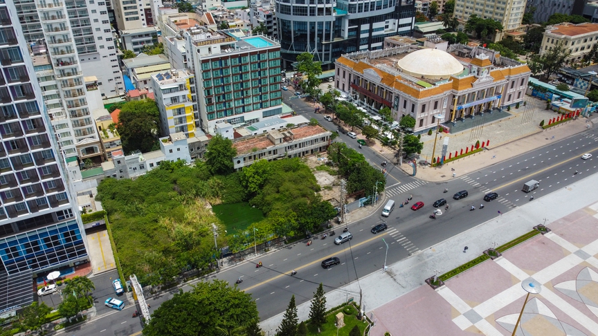 Khu đất số 48-48A đường Trần Phú, phường Nha Trang. Nguồn ảnh: Báo Thanh Niên Khu đất số 48-48A đường Trần Phú, phường Nha Trang. Nguồn ảnh: Báo Thanh Niên