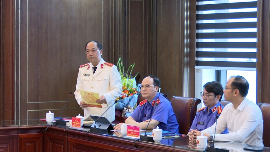 Bổ nhiệm nhà báo Nguyễn Mạnh Hưng làm Phó Tổng Biên tập Báo Bảo vệ Pháp luật- Ảnh 3. Bổ nhiệm nhà báo Nguyễn Mạnh Hưng làm Phó Tổng Biên tập Báo Bảo vệ Pháp luật- Ảnh 3.