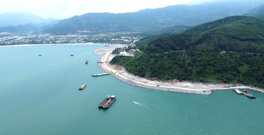 Ngày mai, khởi động phần quan trọng của siêu cảng biển lớn miền Trung, tọa lạc tại dưới chân 'thiên hạ đệ nhất hùng quan'- Ảnh 2.