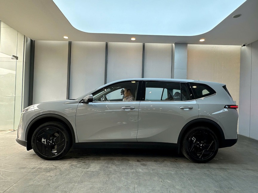 Người dùng Việt đánh giá Vinfast VF MPV 7 là "chuẩn mực cho xe gia đình"- Ảnh 1.