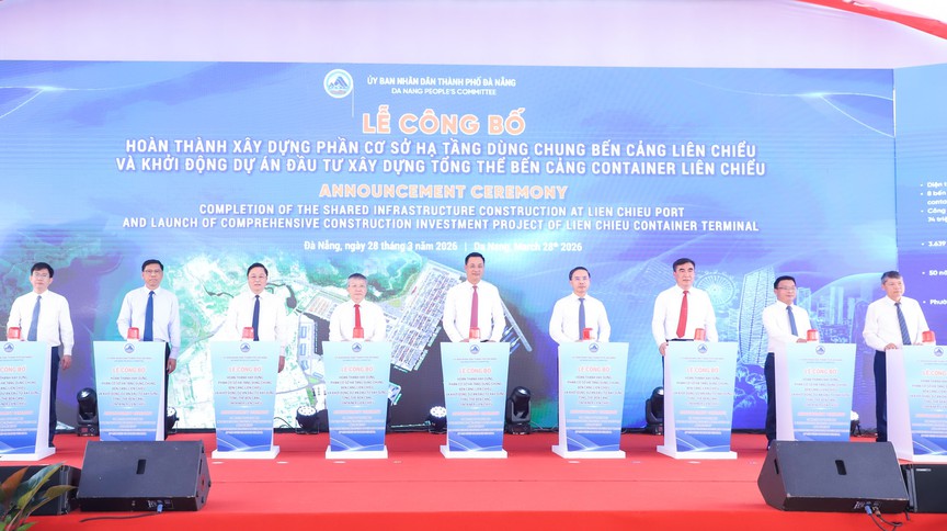 Siêu cảng hơn 2 tỷ USD lớn nhất miền Trung, tọa lạc dưới chân 'thiên hạ đệ nhất hùng quan' đạt dấu mốc quan trọng- Ảnh 1.