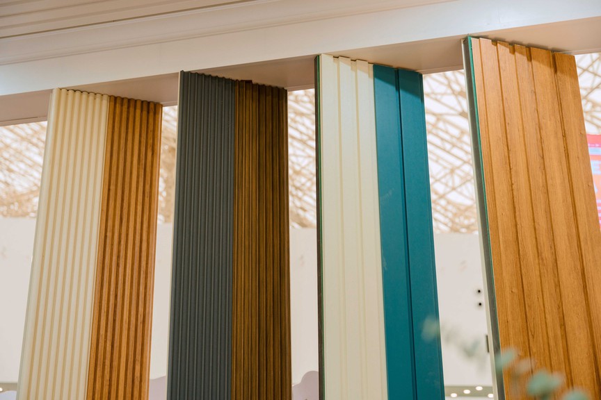 Khách hàng đổ xô tham quan gian hàng gỗ nhựa Việt Ý tại triển lãm Vietbuild Hà Nội 2026- Ảnh 7. Khách hàng đổ xô tham quan gian hàng gỗ nhựa Việt Ý tại triển lãm Vietbuild Hà Nội 2026- Ảnh 7.