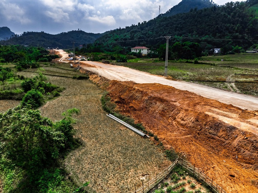 Phú Thọ: Kiểm tra tiến độ thi công các dự án trọng điểm trên địa bàn xã Lương Sơn- Ảnh 1.
