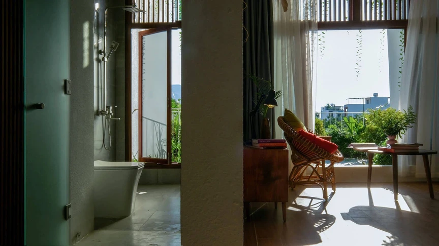 Căn biệt thự 8 tầng phong cách Tropical Modernism xanh mát giữa phố biển Nha Trang- Ảnh 4.
