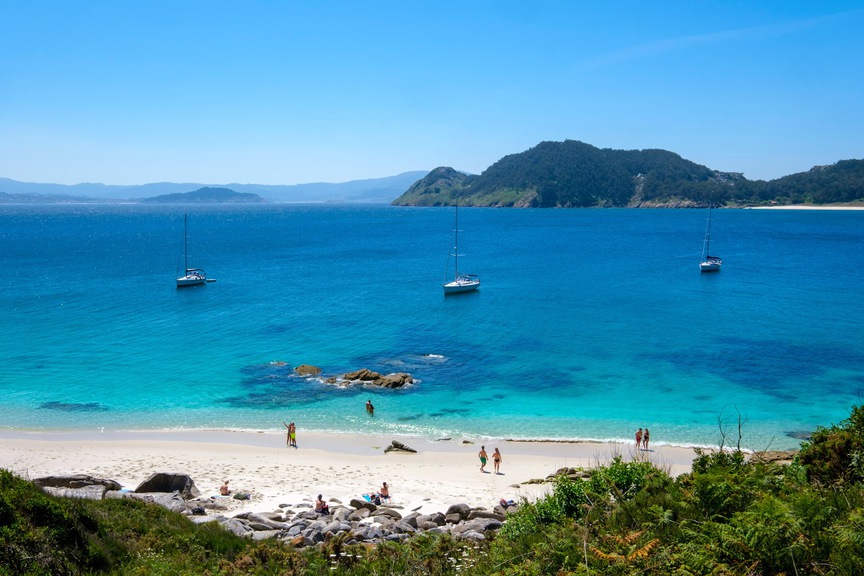 "Không xe cộ, bãi biển hoang sơ và nơi những loài chim biển ngự trị": Những hòn đảo nghỉ dưỡng được yêu thích ở châu Âu- Ảnh 1. "Không xe cộ, bãi biển hoang sơ và nơi những loài chim biển ngự trị": Những hòn đảo nghỉ dưỡng được yêu thích ở châu Âu- Ảnh 1.